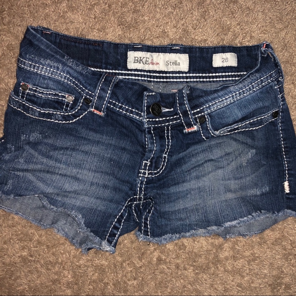 BUCKLE STELLA SHORTS 26